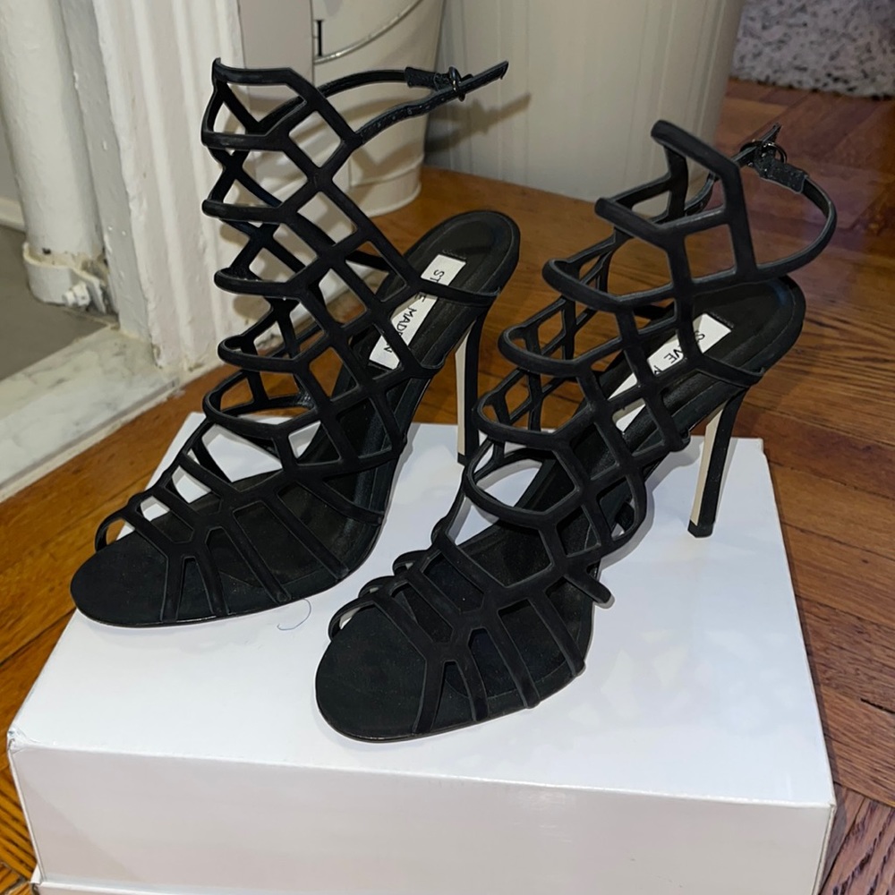 NEVER WORN black madden pumps